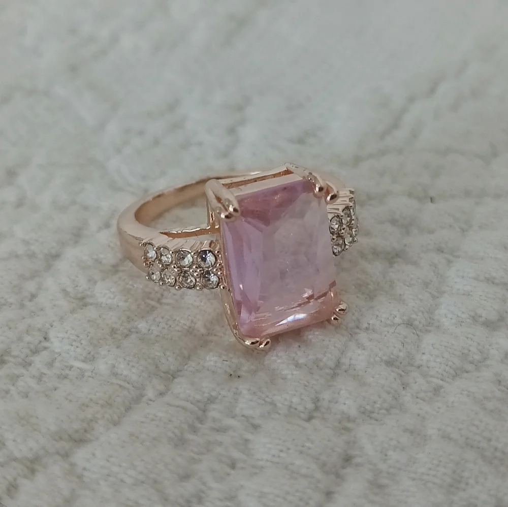 Radiant Cut Morganite Pink Simulated Gemstone Rose Gold Ring Princess Barbie 9 - Picture 5 of 7